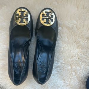 Beautiful Tory Burch platform heels size 9.5
